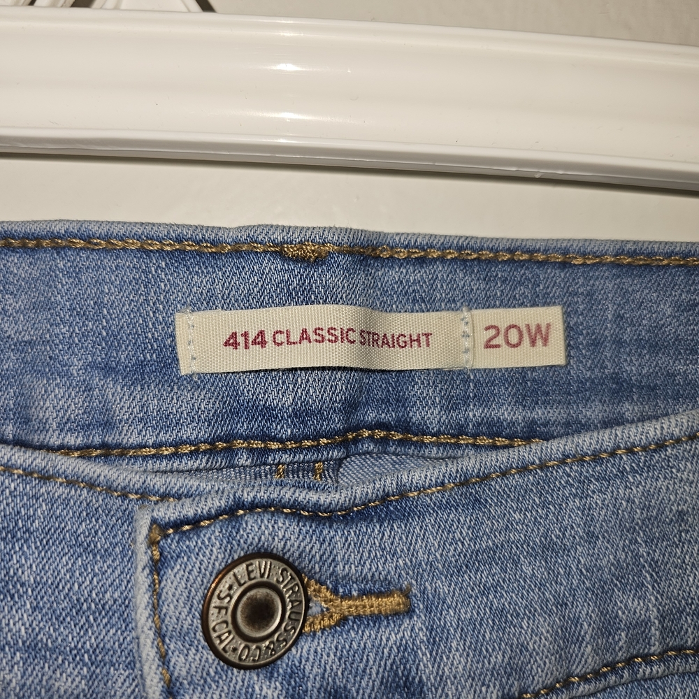 Levi's Women's Blue Classic Straight Jeans/Size 20W/Relaxed fit & stretchy